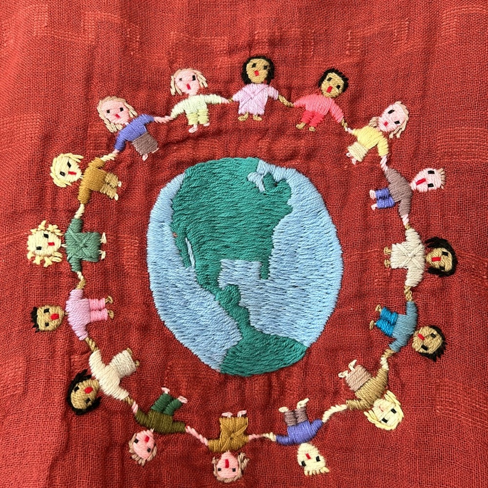 Rustic Loose Weave Hand Embroidered Kids Around the Globe Top Sz L +MEASUREMENTS